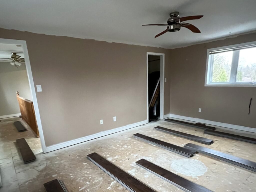 proj bef 01 guelph livingroom before